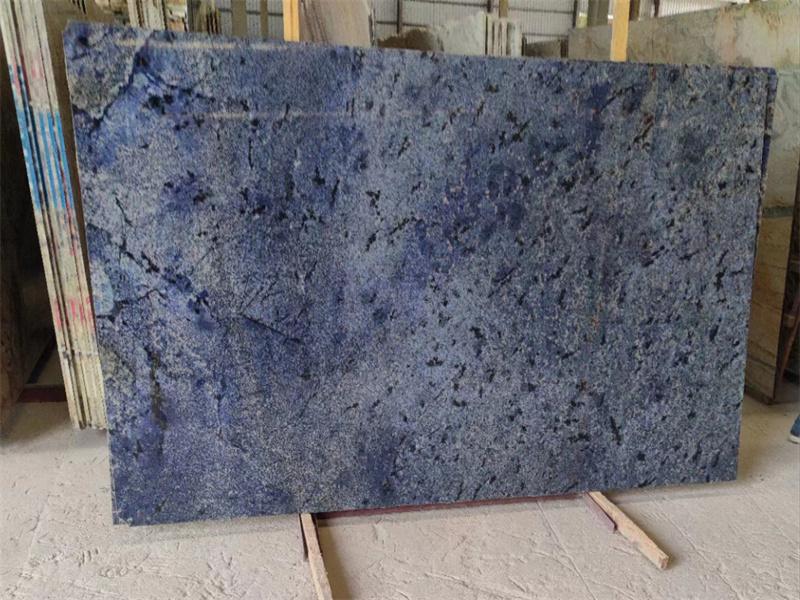 Столешницы из плит бразильского океанского синего кварцита