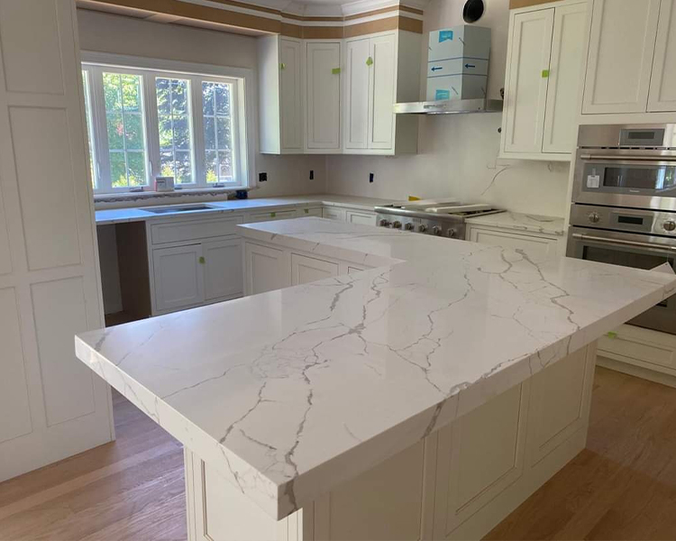 5042 Laza White Calacatta Quartz Super Jumbo Slab Manufacturer